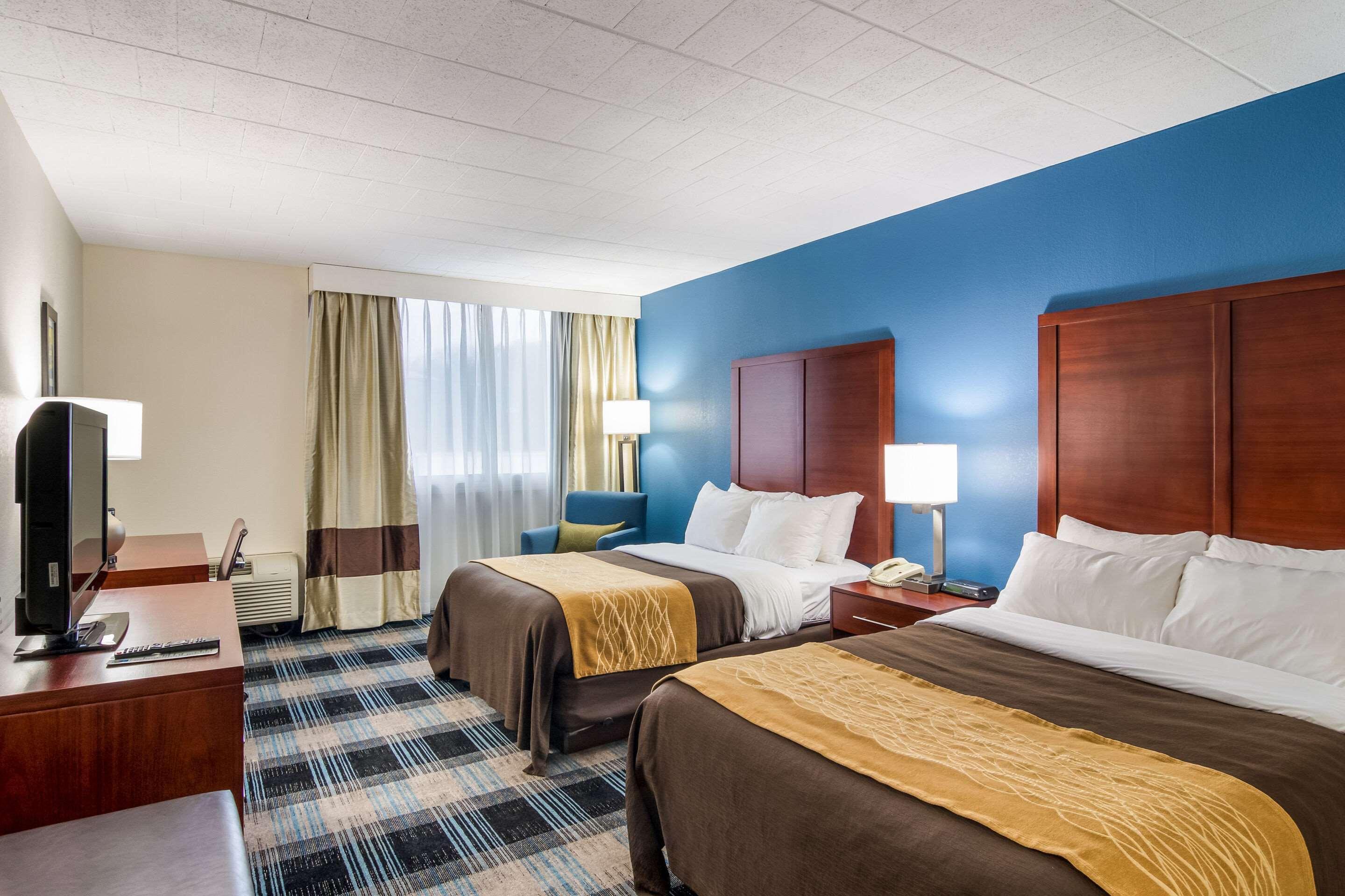 Mainstay Suites Verona Exterior photo
