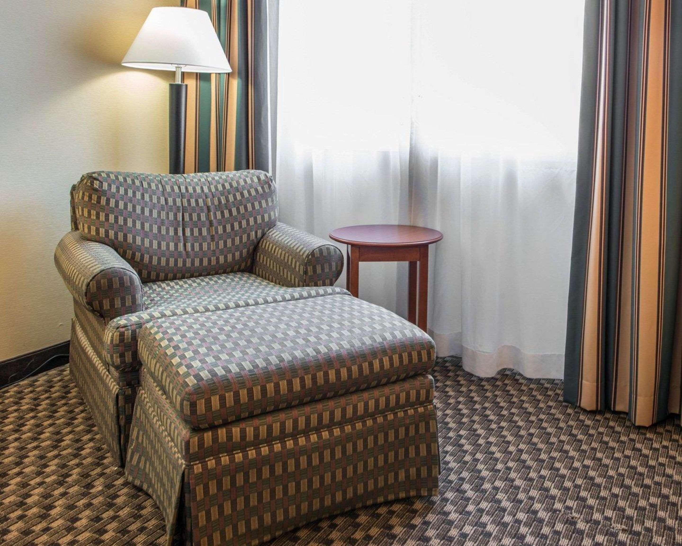 Mainstay Suites Verona Exterior photo