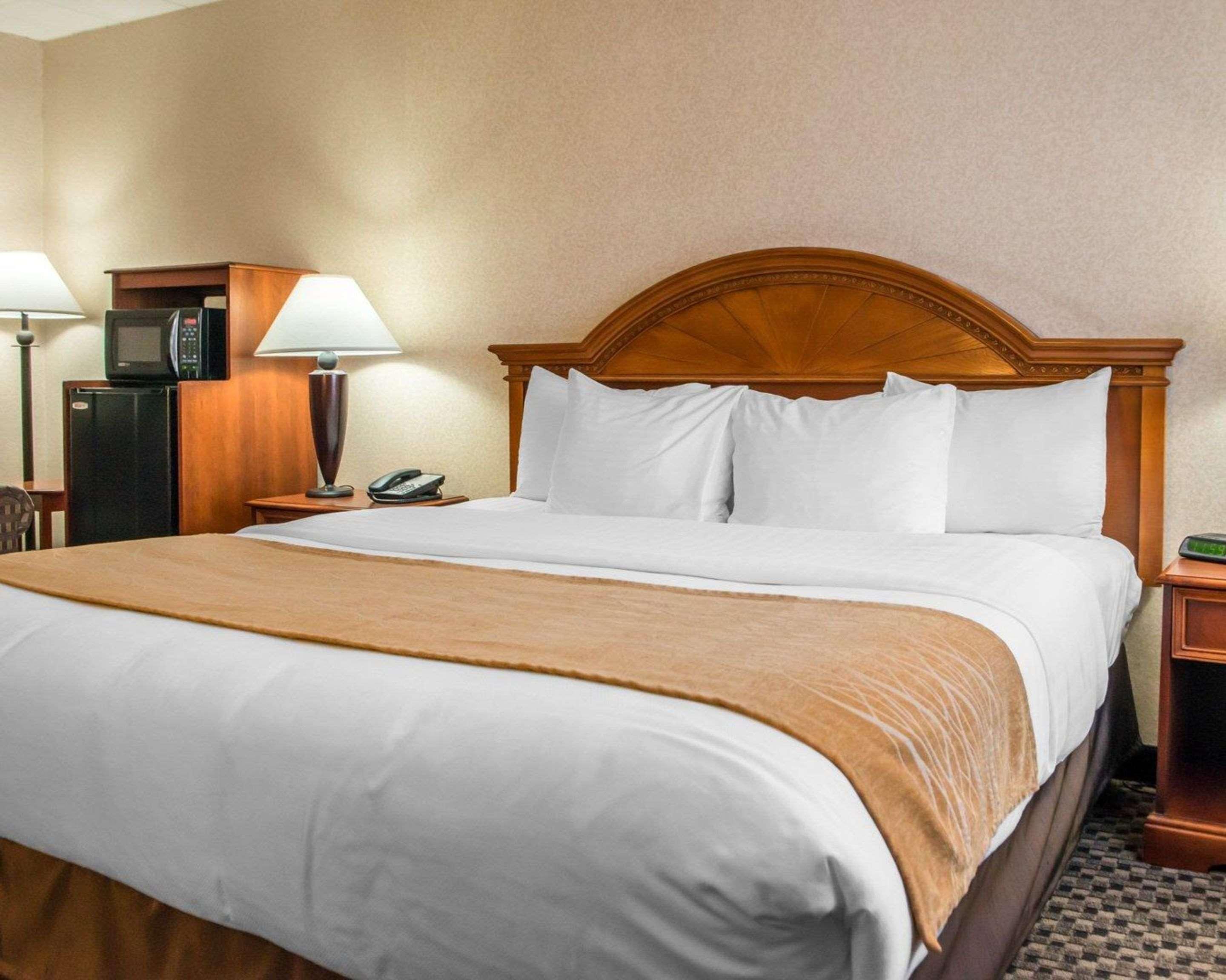 Mainstay Suites Verona Exterior photo