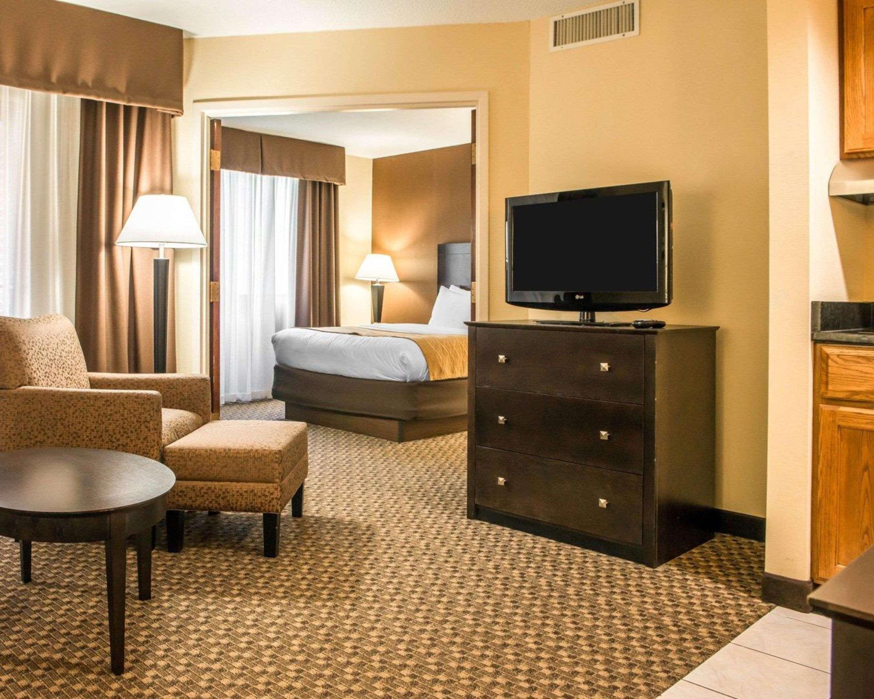 Mainstay Suites Verona Exterior photo