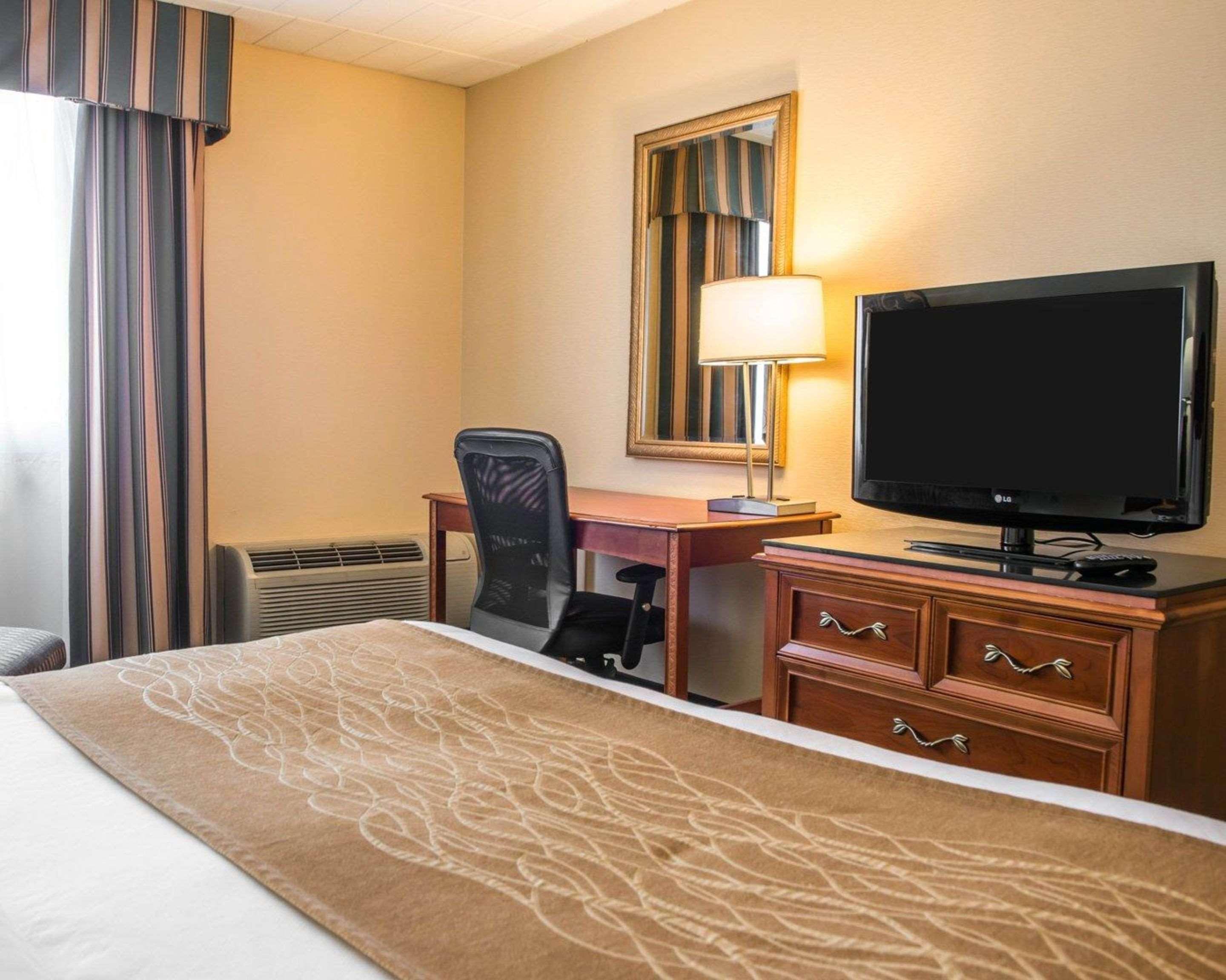 Mainstay Suites Verona Exterior photo