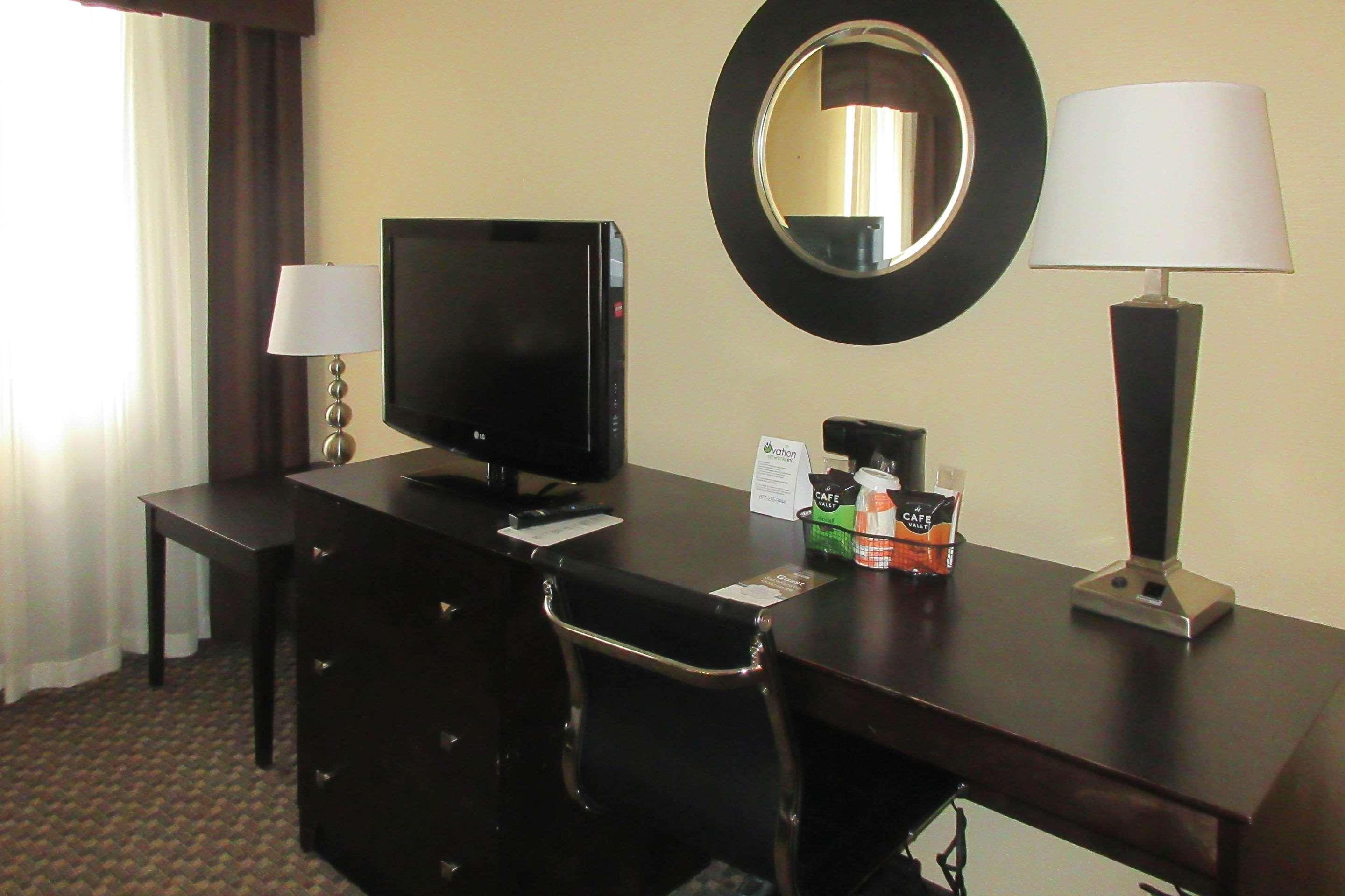 Mainstay Suites Verona Exterior photo