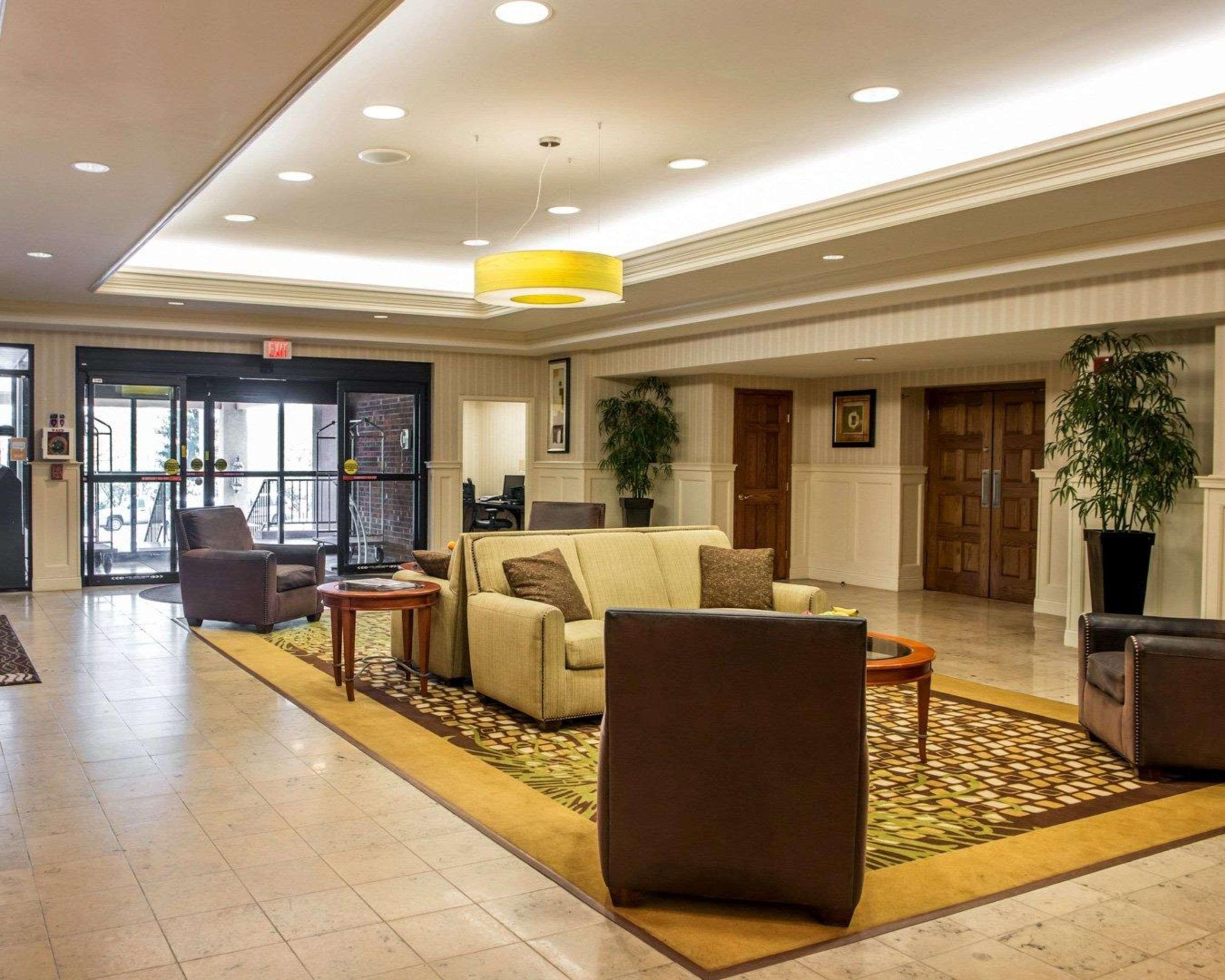 Mainstay Suites Verona Exterior photo